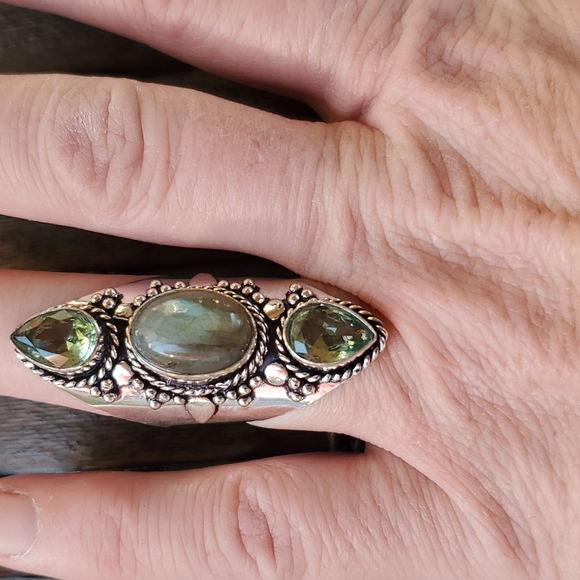 New Labradorite & Tsavorite 925 Silver Statement Ring. - Picture 5 of 16